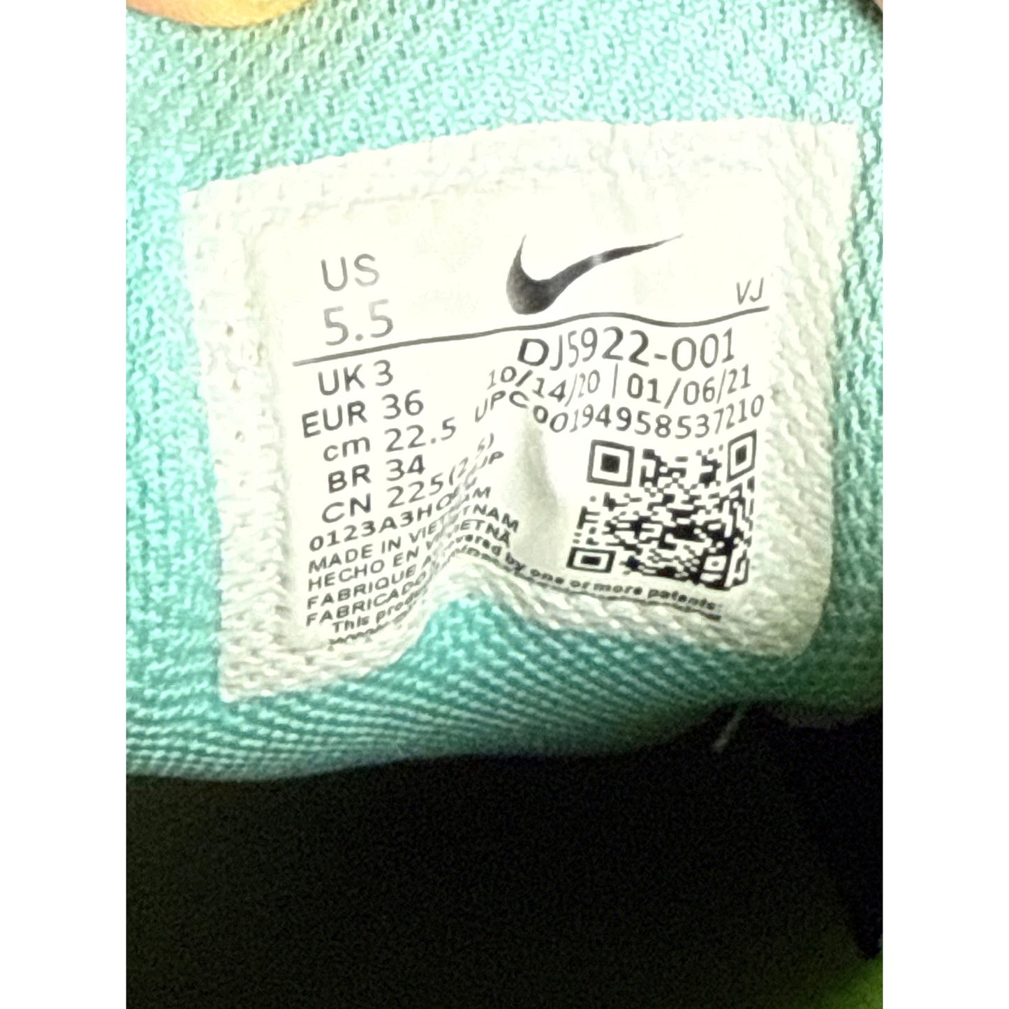 Size 5.5 - Nike Air Max 90 Exeter Edition - Aurora Green W